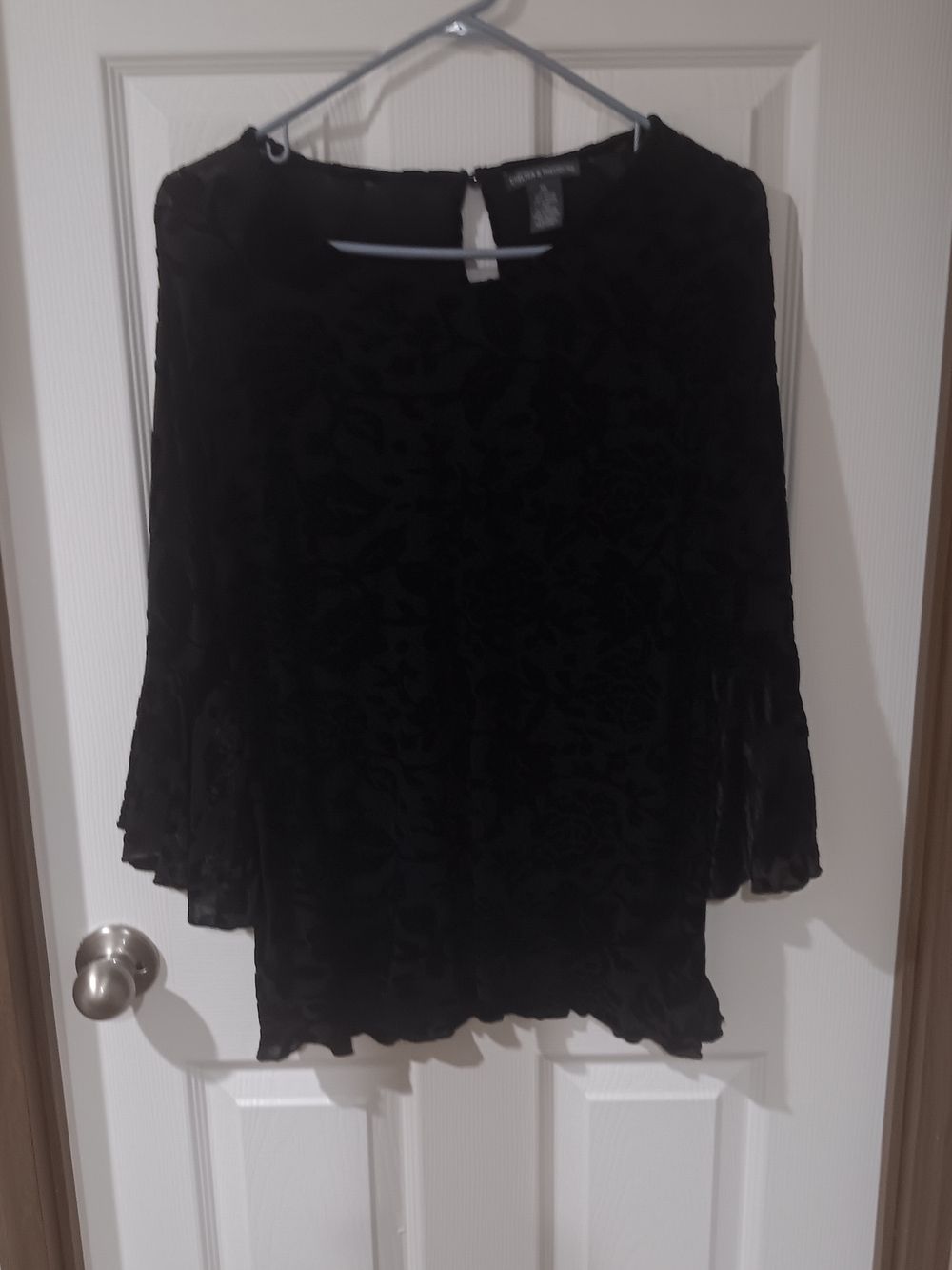 CHILE SEA & THEODORE Floral Flare Cuff Blouse in Black XL Like New